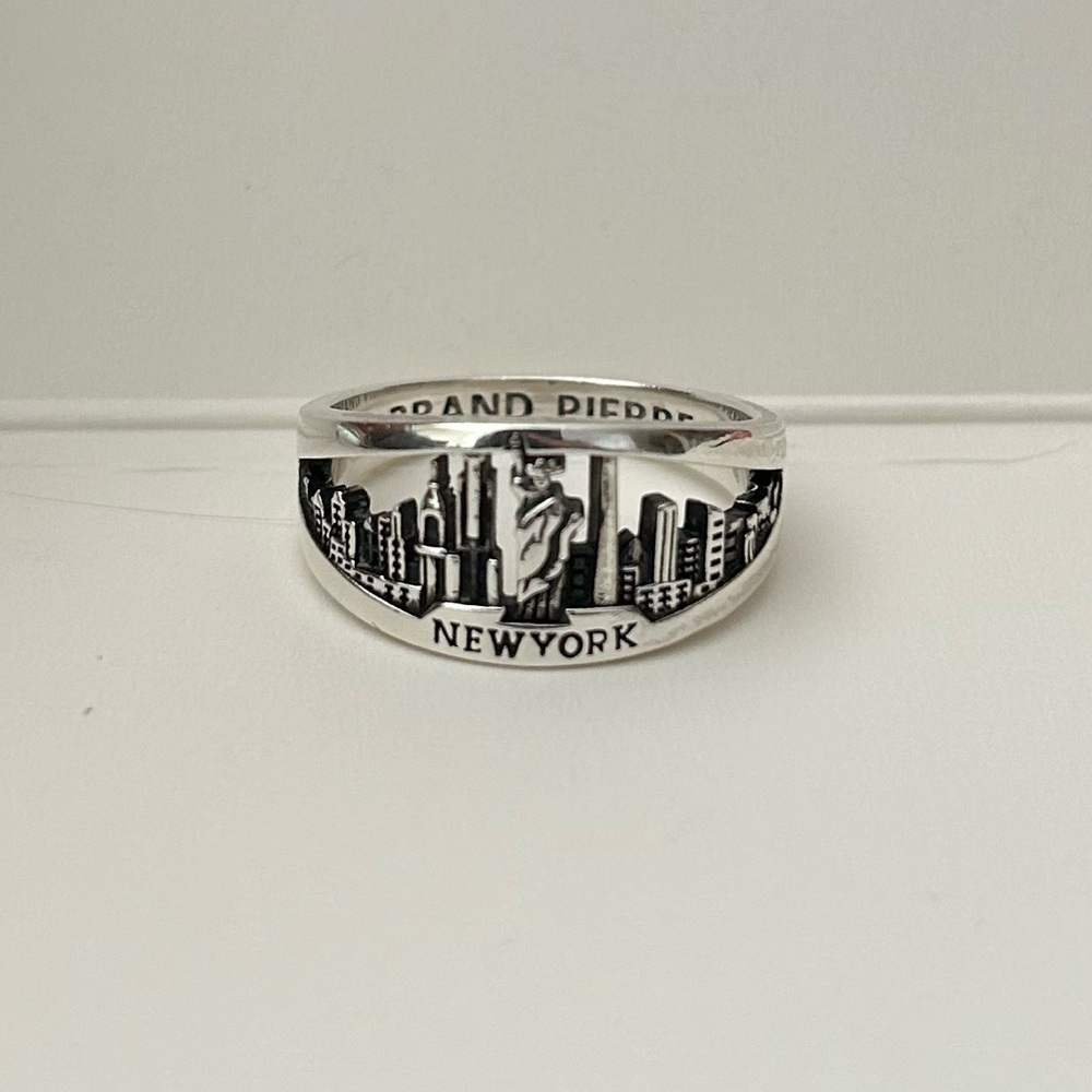 Brand Pierre Sterling Silver New York Skyline Ring size 9